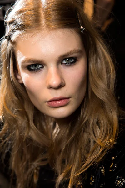Look 13